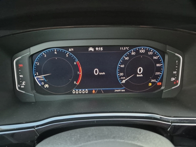 VW - Touran 1.5 TSI Highline 7-Sitzer Stdhzg LED ACC_16