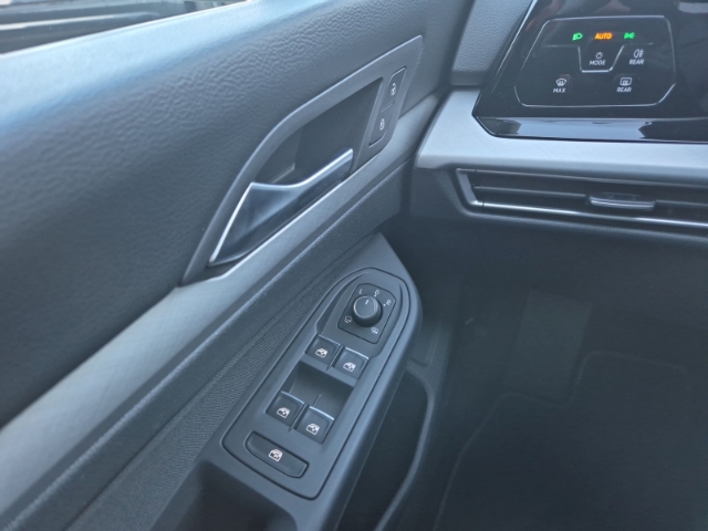 VW - Golf Variant 2,0 TDI DSG Life Navi ACC Lane&Sideassist_19