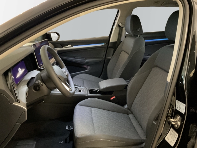 VW - Golf VIII Variant 1.5 TSI 32.500,- Euro Rückfahrkamera Ganzjahresreifen Sitzheizung_3