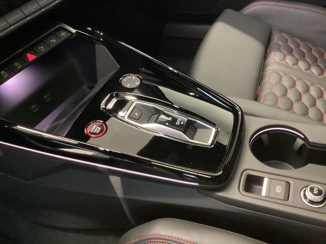 Audi - RS3 Limousine 2.5TFSI quattro-280km/h*Matrix*Sonos*Pano*ACC*HUD_18