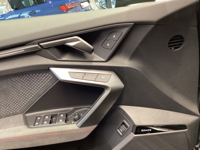 Audi - RS3 Limousine 2.5TFSI quattro-280km/h*Matrix*Sonos*Pano*ACC*HUD_19