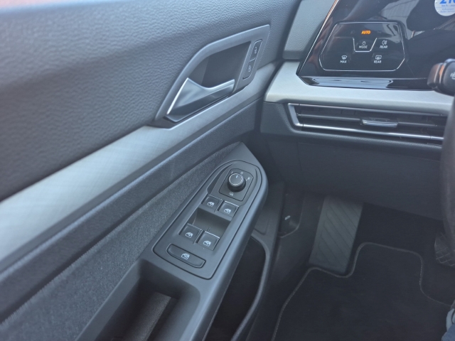 VW - Golf Variant Life 2.0 TDi DSG AHK Navi SHZ AppConnect_19