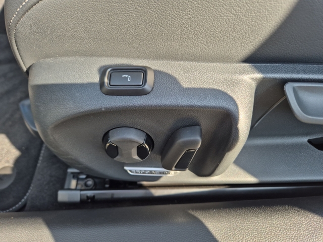 VW - Passat Variant R-Line Black Style 2.0 TDi DSG AHK IQDrive_19