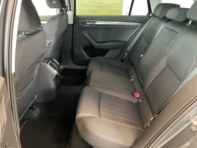 Skoda - Superb 2.0 TDI Combi Style AHK ACC Navi LaneAssist_10