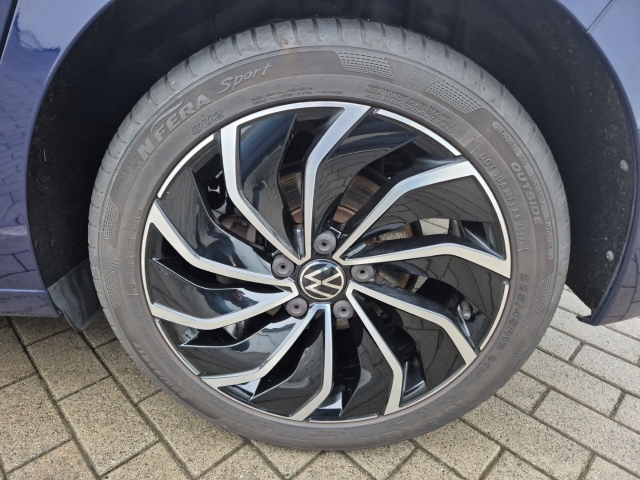 VW - Golf Active 1,5 eTSI DSG AHK Matrix Cam IQDrive_18