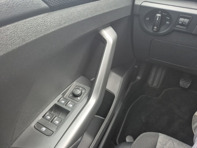 VW - T-Cross 1.0 TSI Life ACC Cam SHZ VW-Garantie bis 29_19