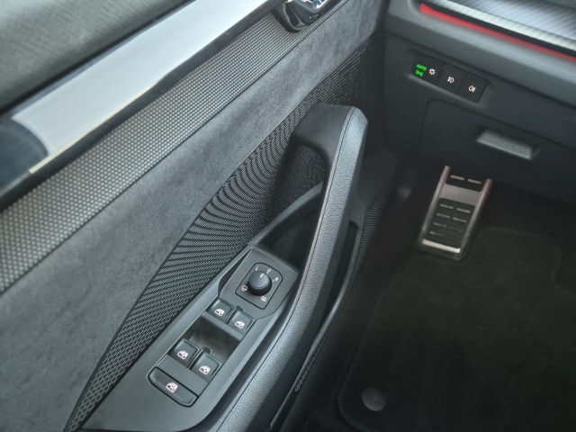 Skoda - Octavia Combi RS 2,0 TDi DSG AHK Lenkrad heizbar_17