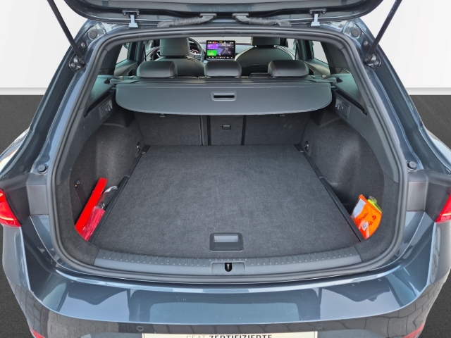 Seat - Leon Sportstourer FR 2,0 TDi DSG AHK ACC CAM Kessy_11