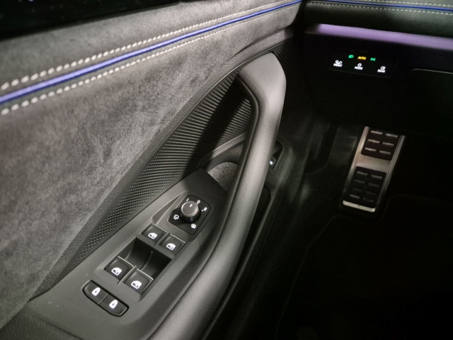 VW - Passat R-Line 2.0 TDI 110kW DSG Sport+AHK+HUD AD StandHZG AHK-klappbar_17