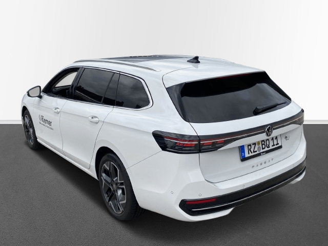 VW - Passat Variant Elegance 2.0TDI 110kW 7-Gang-DSG HUD AD StandHZG AHK-klappbar El. Panodach_2