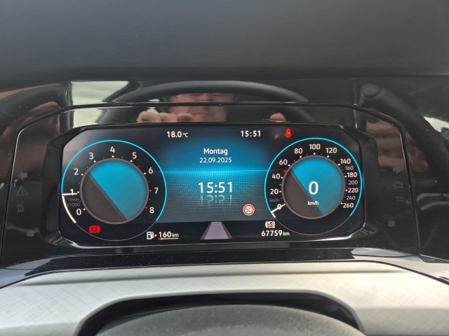 VW - Golf VIII 1,0 TSi Life ACC Navi AppConnect SHZ FrontAssist_16