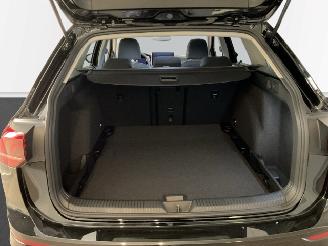 VW - Golf VIII Variant 1.5 TSI 32.500,- Euro Rückfahrkamera Ganzjahresreifen Sitzheizung_8