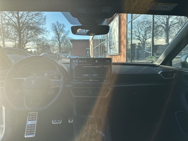 Cupra - Leon VZe-Hybrid Sennheiser ACC SHZ Navi Leder_10