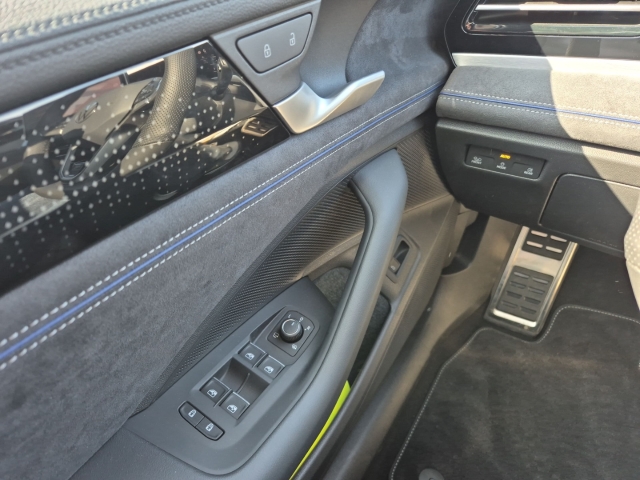 VW - Passat Variant R-Line Black Style 2.0 TDi DSG AHK IQDrive_21