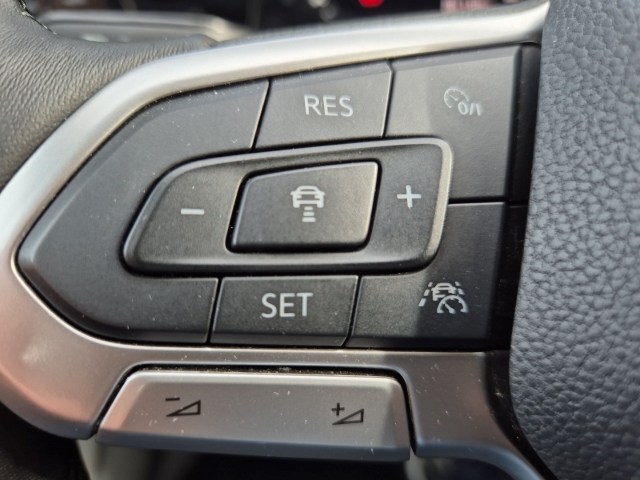 VW - Golf VIII 1,0 TSi Life ACC Navi AppConnect SHZ FrontAssist_22