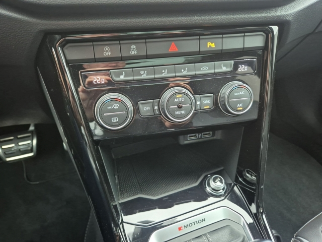 VW - T-Roc R 4Motion DSG Panorama ACC CAM SHZ DCC_21