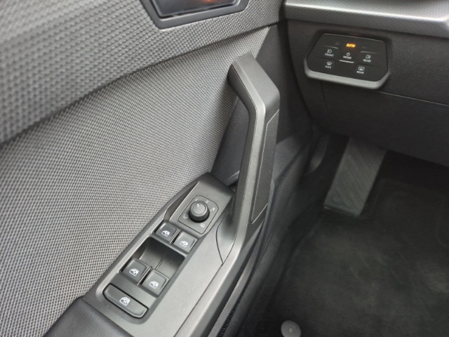 Seat - Leon ST 2,0 TDi DSG Style AHK Panorama FullLink BEATS_21