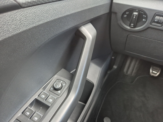 VW - T-Cross TSI Move ** WENIG KILOMETER ** Navi ACC AppConnect PDC_19