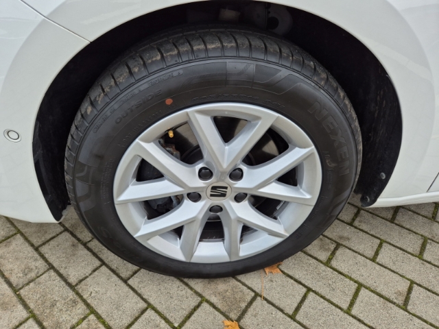 Seat - Leon ST 2,0 TDi DSG Style AHK Panorama FullLink BEATS_18