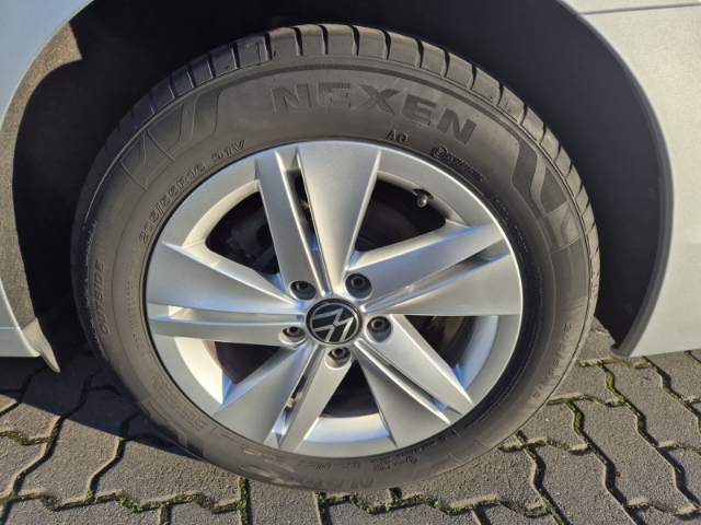 VW - Golf Variant VIII 2,0 TDi PDC Tempomat heizb. Lenkrad_18