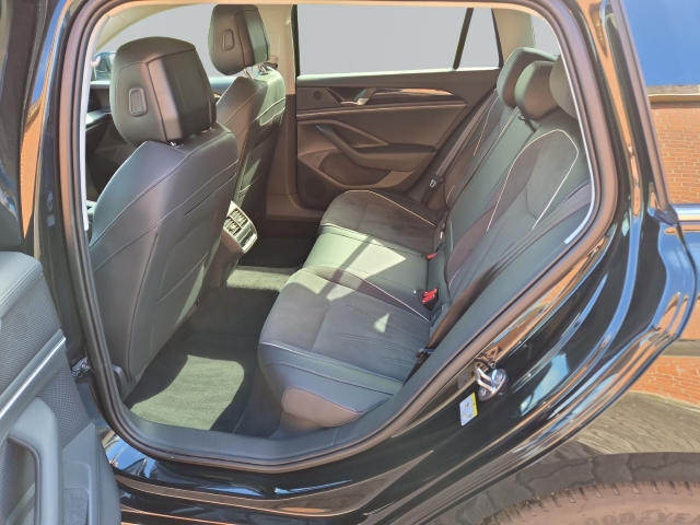 VW - Passat Variant Business 1.5 eTSI DSG AHK IQDrive 360°_12