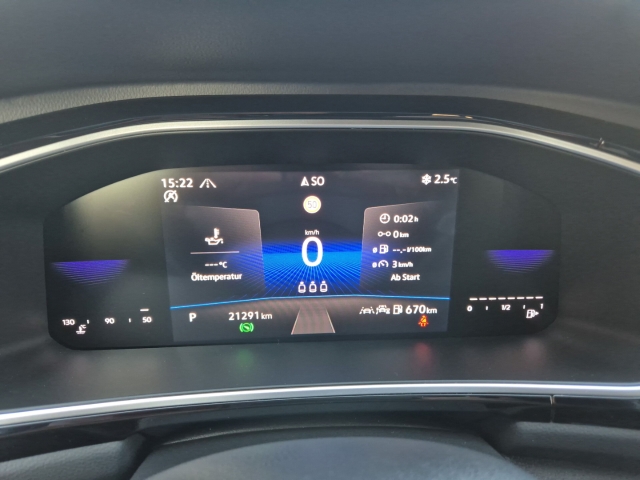 VW - T-Roc R-Line 1,5 TSi DSG AHK Massage Cam Navi_16