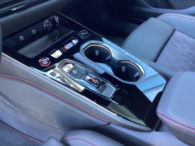 Audi - A6 Avant TFSI quattro S tronic S-Line B&O Panorama_17