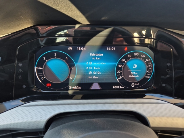 VW - Golf Variant VIII 2,0 TDi PDC Tempomat heizb. Lenkrad_16