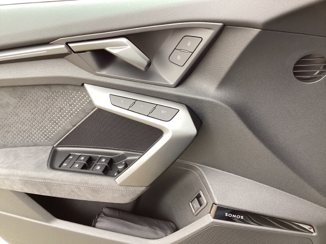 Audi - RS3 Sportback Matrix Keramik RS-Auspuff Panorama Massage_18