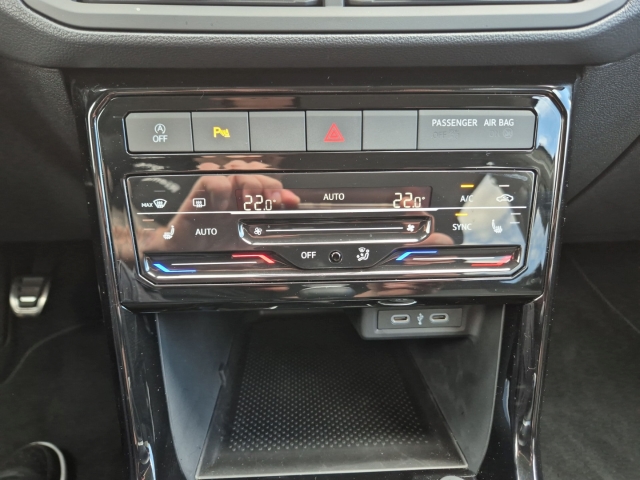 VW - T-Cross TSI Move ** WENIG KILOMETER ** Navi ACC AppConnect PDC_21